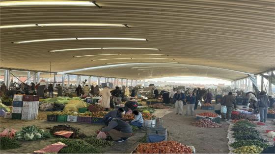 أسواق زاكورة الأسبوعية: جودة غائبة، تنوع مفقود، وأسعار “كاوية” تلهب جيوب المواطن…