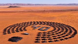 لوحة فنية رئعة أبدعها المشاركين في مراطون الرمال 2026 الدورة 40